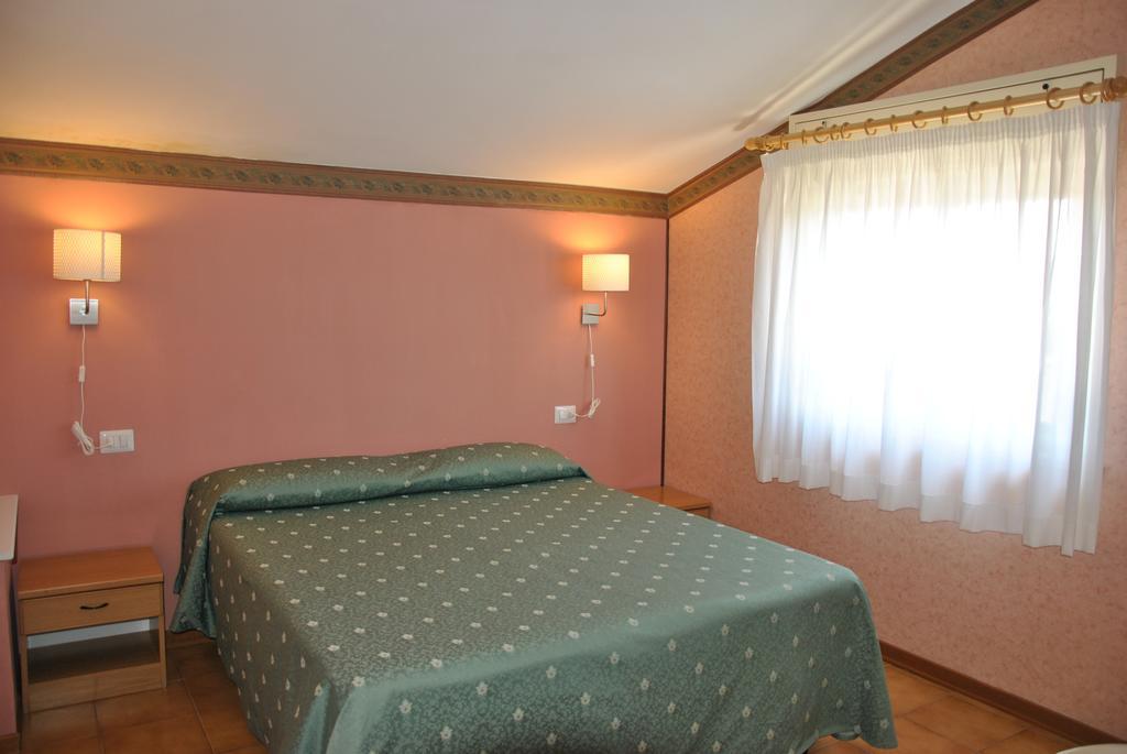 Hotel Il Roscio Attigliano Esterno foto