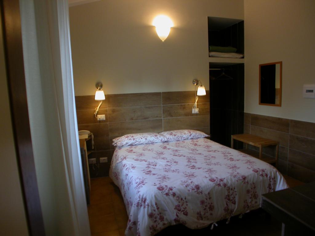 Hotel Il Roscio Attigliano Esterno foto