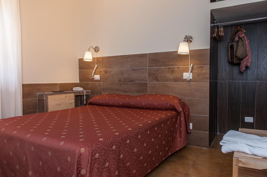 Hotel Il Roscio Attigliano Camera foto