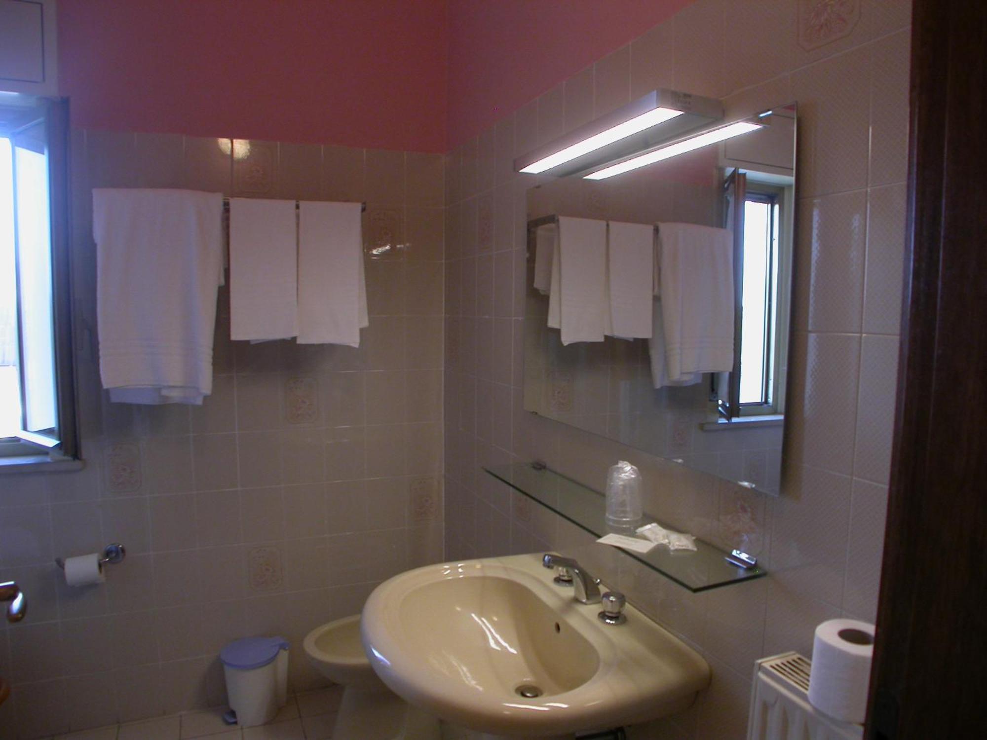 Hotel Il Roscio Attigliano Esterno foto
