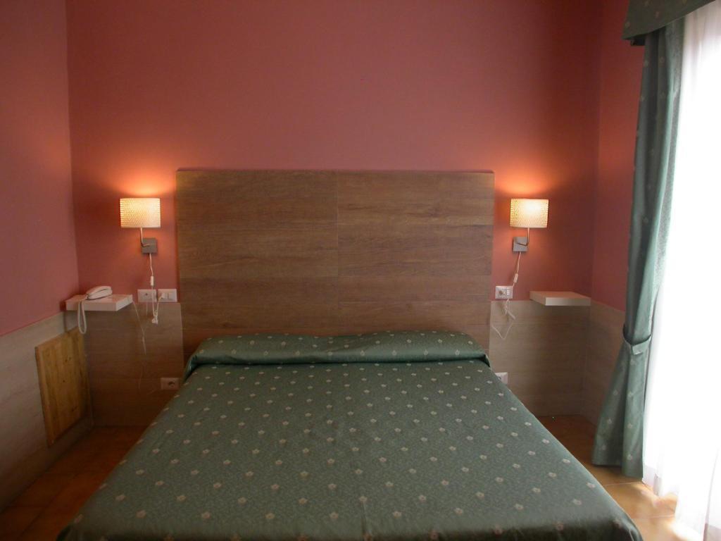 Hotel Il Roscio Attigliano Camera foto