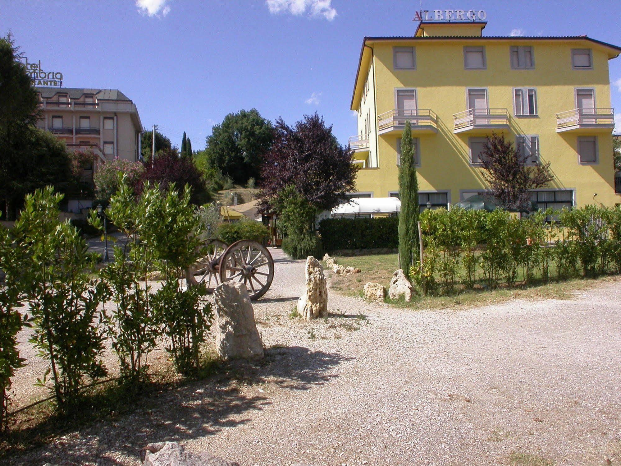 Hotel Il Roscio Attigliano Esterno foto