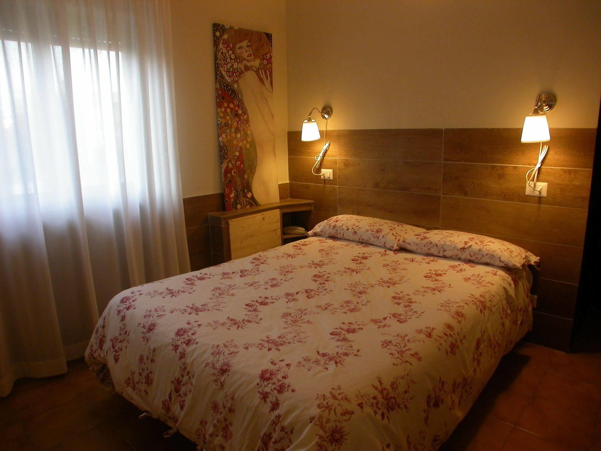 Hotel Il Roscio Attigliano Esterno foto