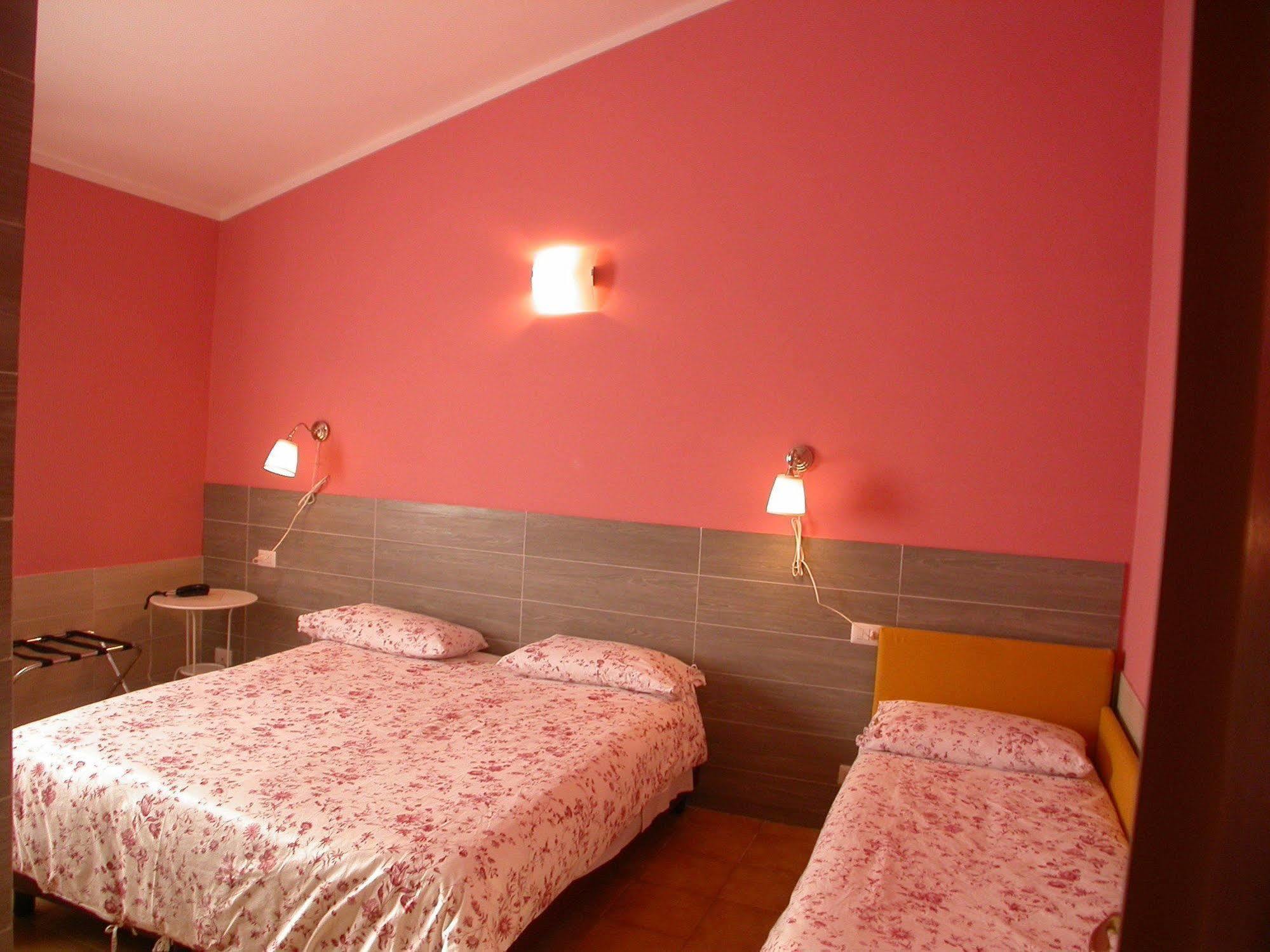 Hotel Il Roscio Attigliano Esterno foto